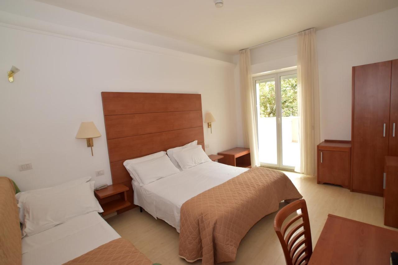 Hotel Villa Del Parco Rimini Eksteriør billede