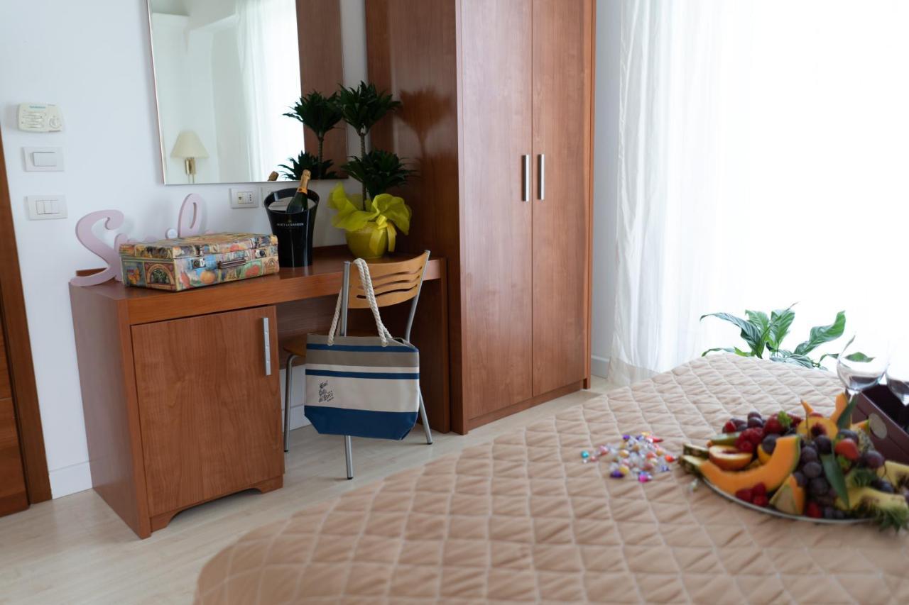 Hotel Villa Del Parco Rimini Eksteriør billede