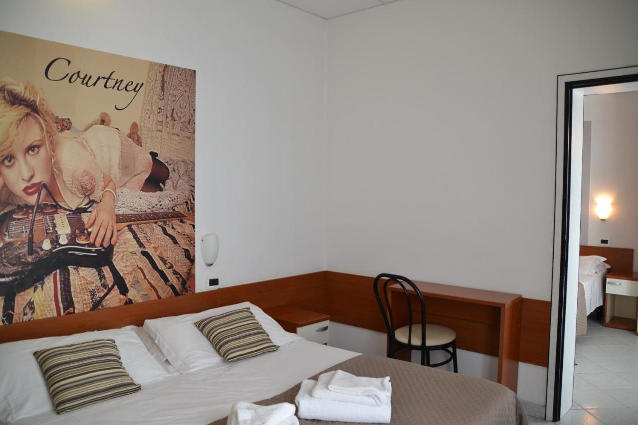 Hotel Villa Del Parco Rimini Eksteriør billede